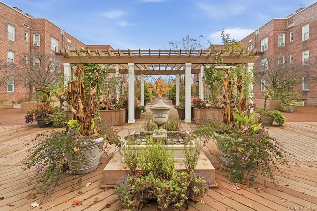 $399,000 | 2 Overlook Road, Unit 3C3, White Plains, NY 10605