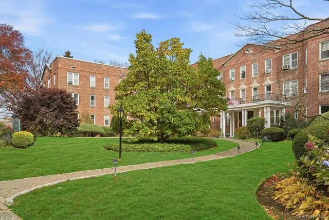 $399,000 | 2 Overlook Road, Unit 3C3, White Plains, NY 10605