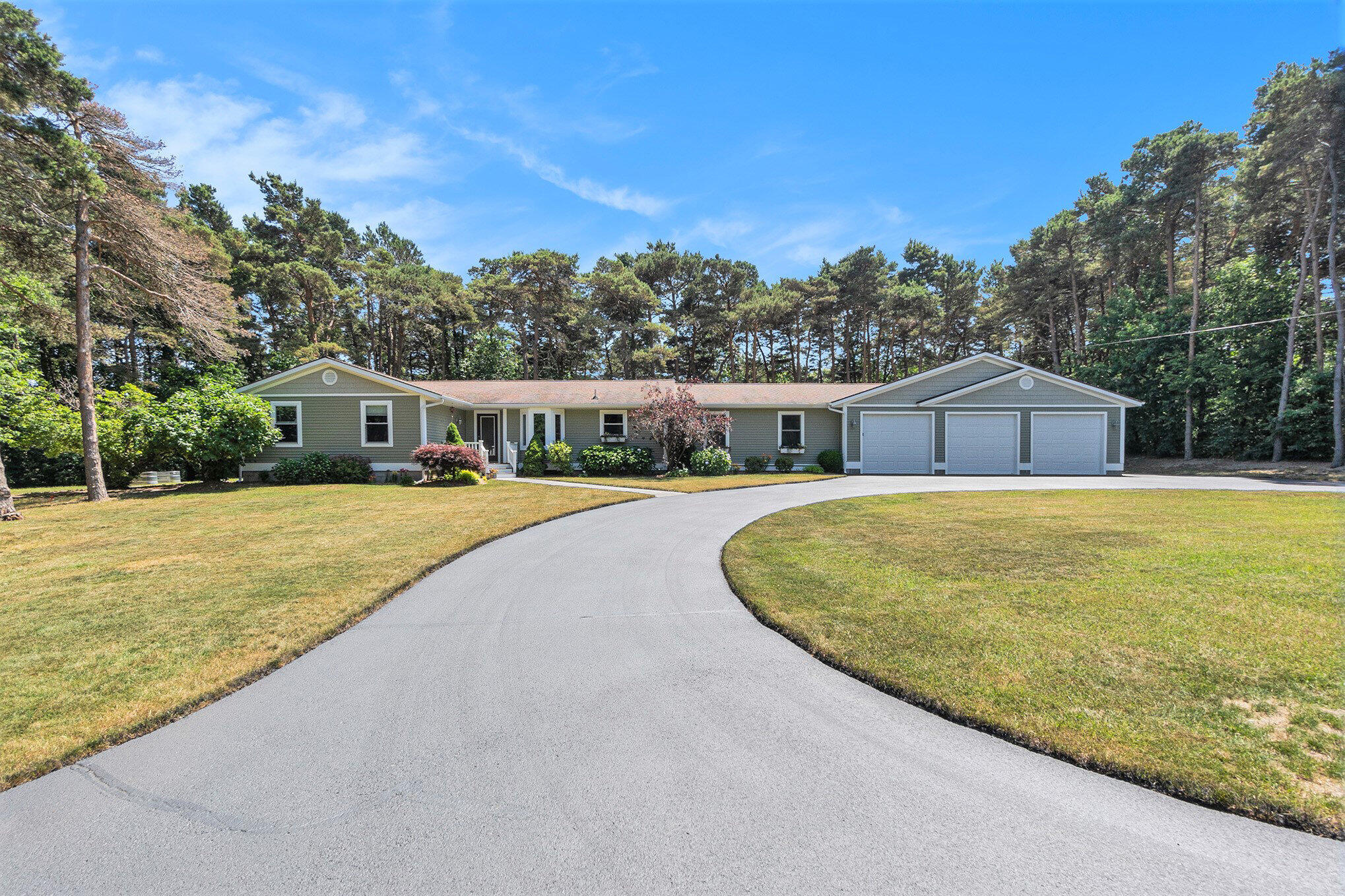 5920 Iris Road Ludington, MI 49431 - Photo 3 of 39 002_dsc04473_170