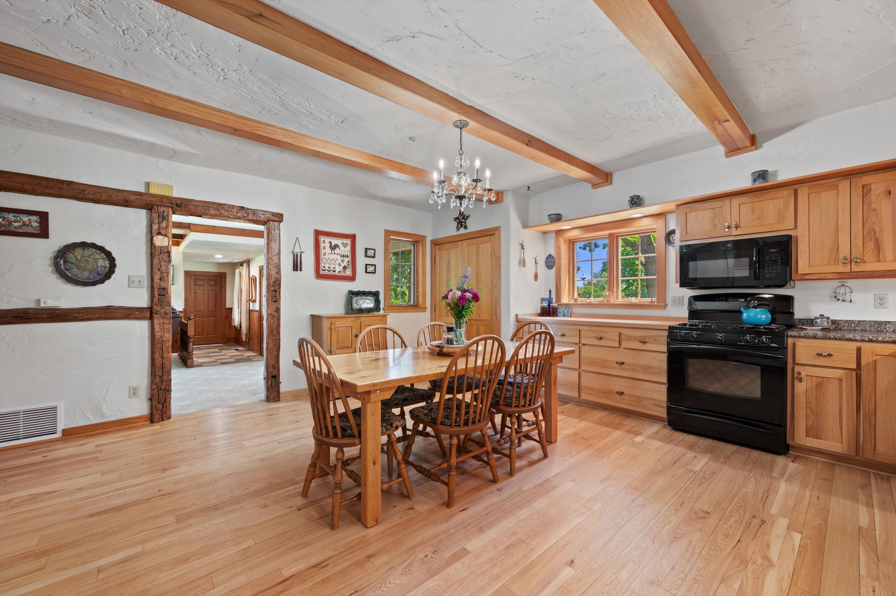 N9523 North River Road Ixonia, WI 53036 - Photo 12 of 55 Hardwood floors