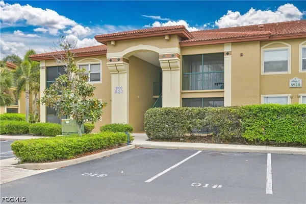 $185,000 | 8920 Colonnades Court East, Unit 514, Bonita Springs, FL 34135