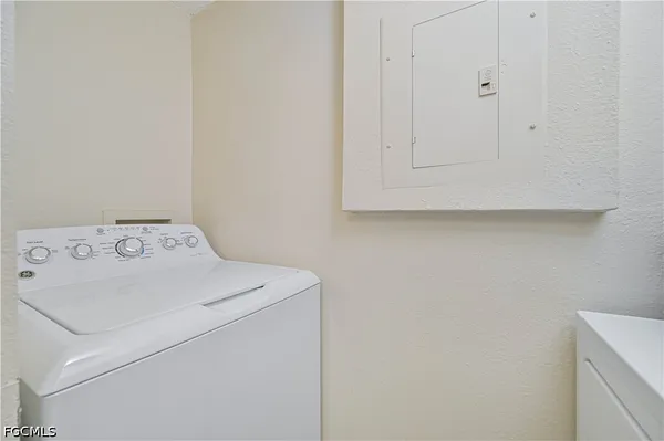 $185,000 | 8920 Colonnades Court East, Unit 514, Bonita Springs, FL 34135