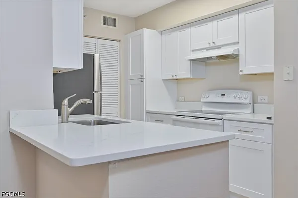 $185,000 | 8920 Colonnades Court East, Unit 514, Bonita Springs, FL 34135