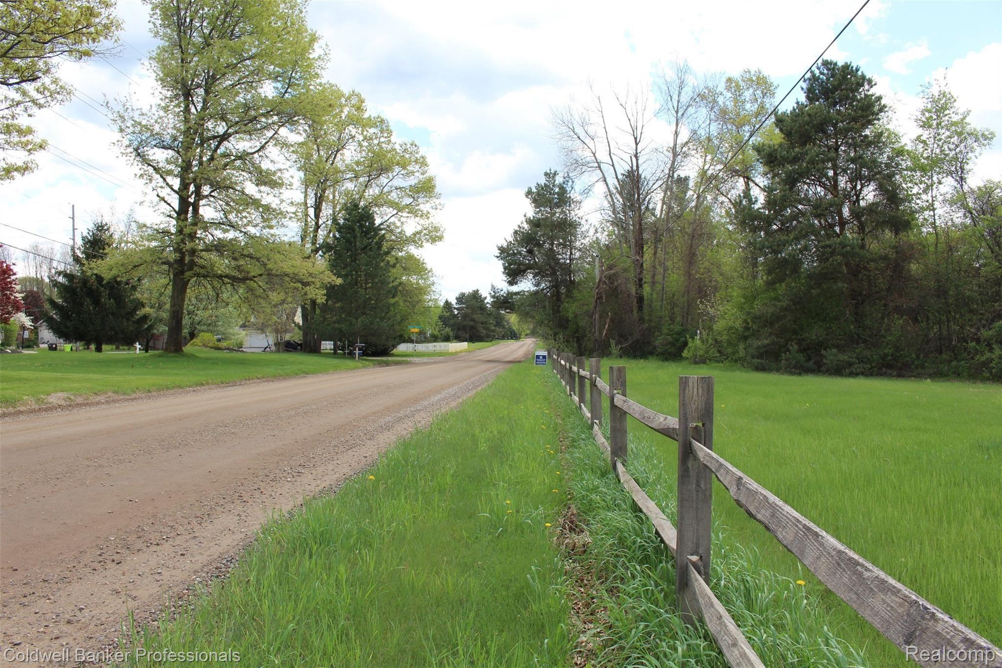 370 Sanders Road Oxford, MI 48371 - Photo 12 of 19 IMG_4643.JPG