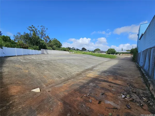 $4,000,000 | 656 Kilani Avenue, Wahiawa, HI 96786