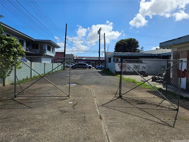 $4,000,000 | 656 Kilani Avenue, Wahiawa, HI 96786