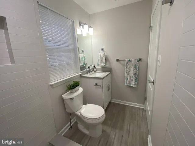 $2,200 | 8613 Beekman Place, Unit 13C, Alexandria, VA 22309