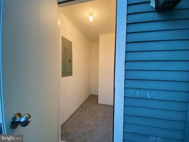 $2,200 | 8613 Beekman Place, Unit 13C, Alexandria, VA 22309