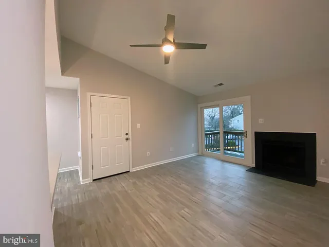 $2,200 | 8613 Beekman Place, Unit 13C, Alexandria, VA 22309