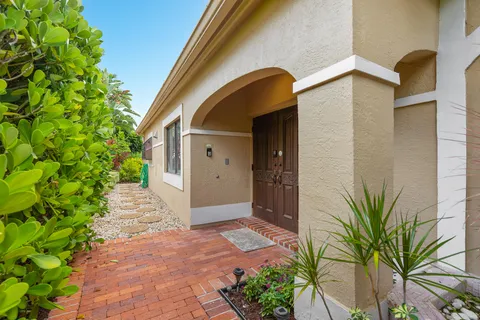 $890,000 | 22668 Caravelle Circle, Boca Raton, FL 33433