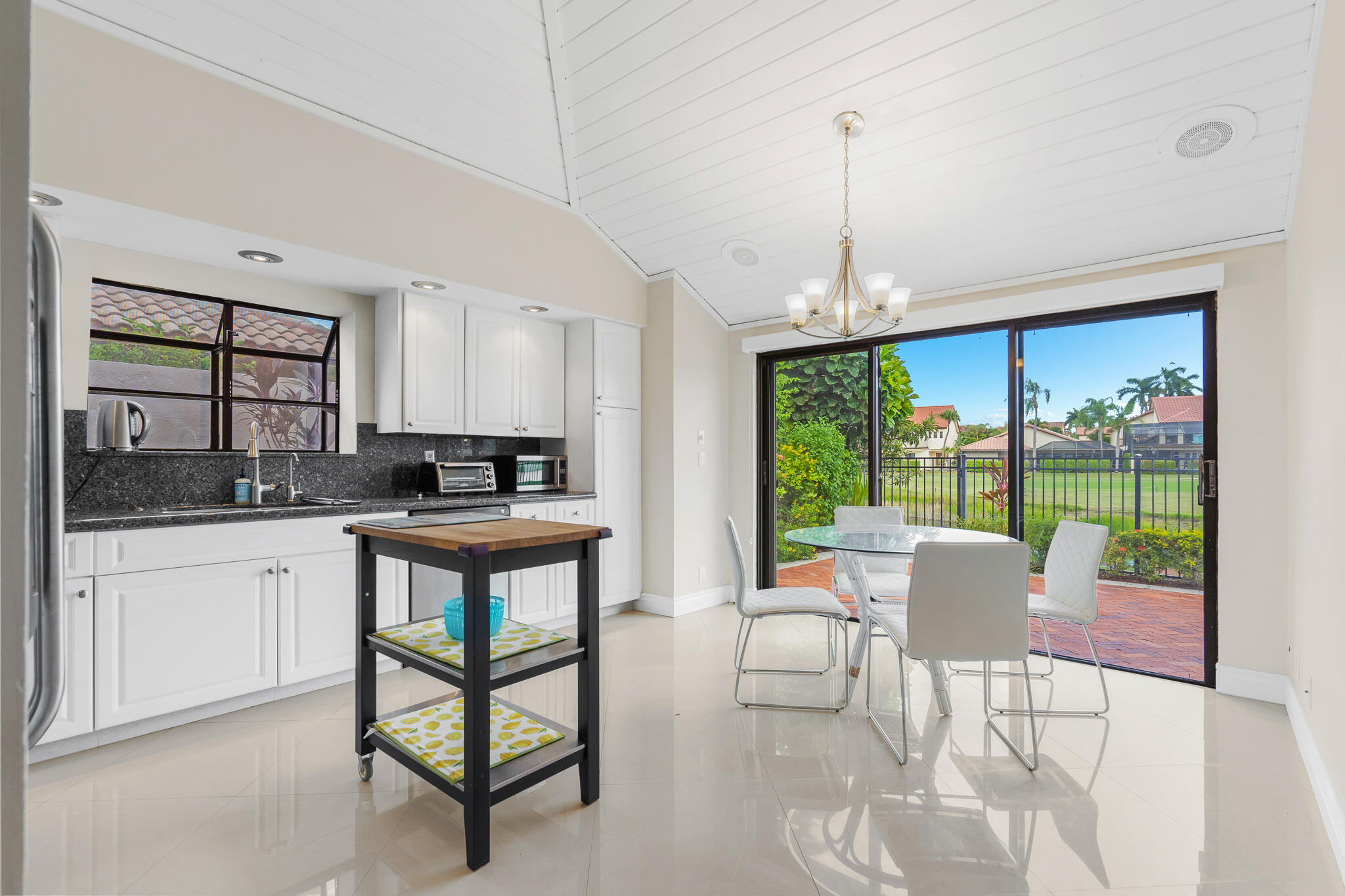 22668 Caravelle Circle Boca Raton, FL 33433 - Photo 8 of 54 DSC07673