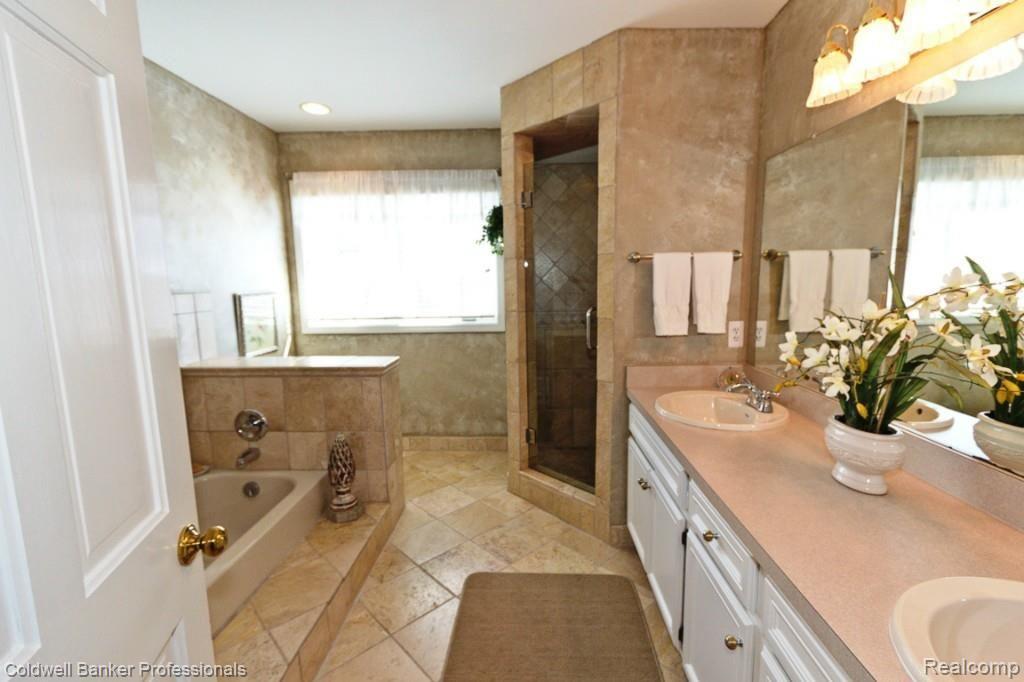 3208 Summit Ridge Drive Rochester Hills, MI 48306 - Photo 24 of 34