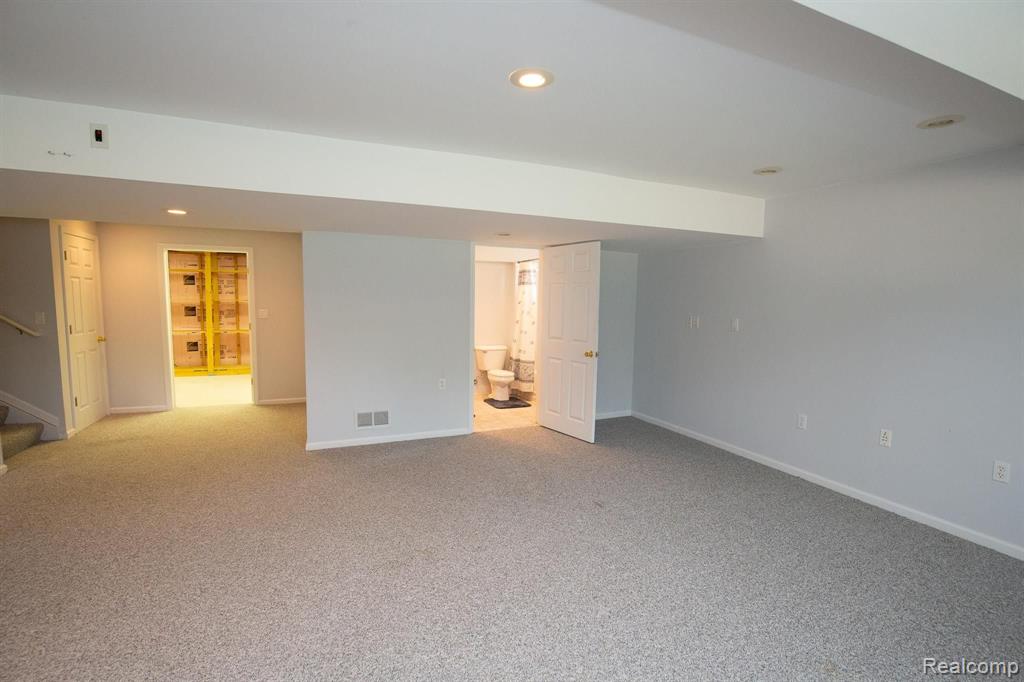 4040 Holly Lane Rochester, MI 48306 - Photo 47 of 63