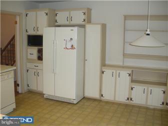 94 Brookmead Road Wayne, PA 19087 - Photo 5 of 12 Kitchen