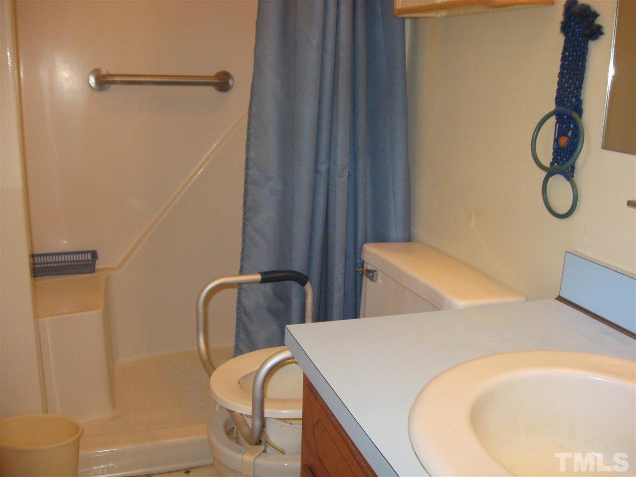285 Myrtle Road Selma, NC 27576 - Photo 13 of 25 handicap accessable