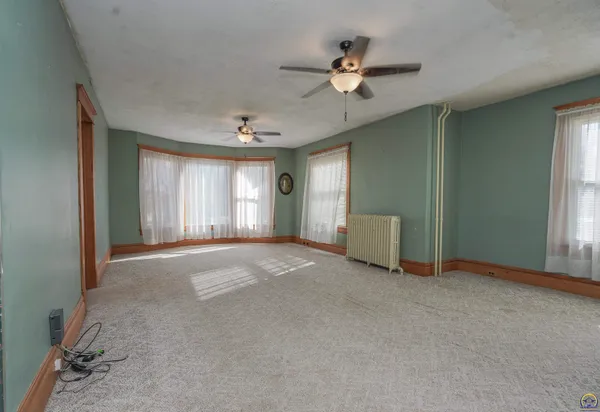 $165,000 | 625 Wisconsin Avenue, Holton, KS 66436