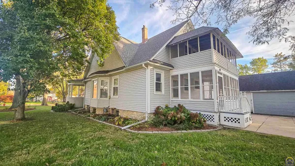 $165,000 | 625 Wisconsin Avenue, Holton, KS 66436