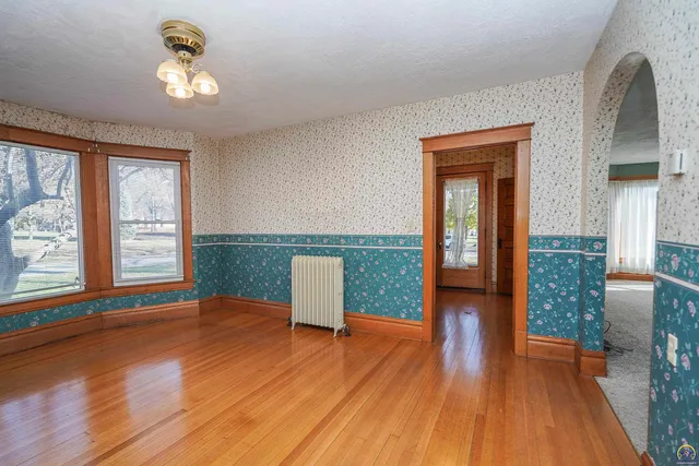 $165,000 | 625 Wisconsin Avenue, Holton, KS 66436