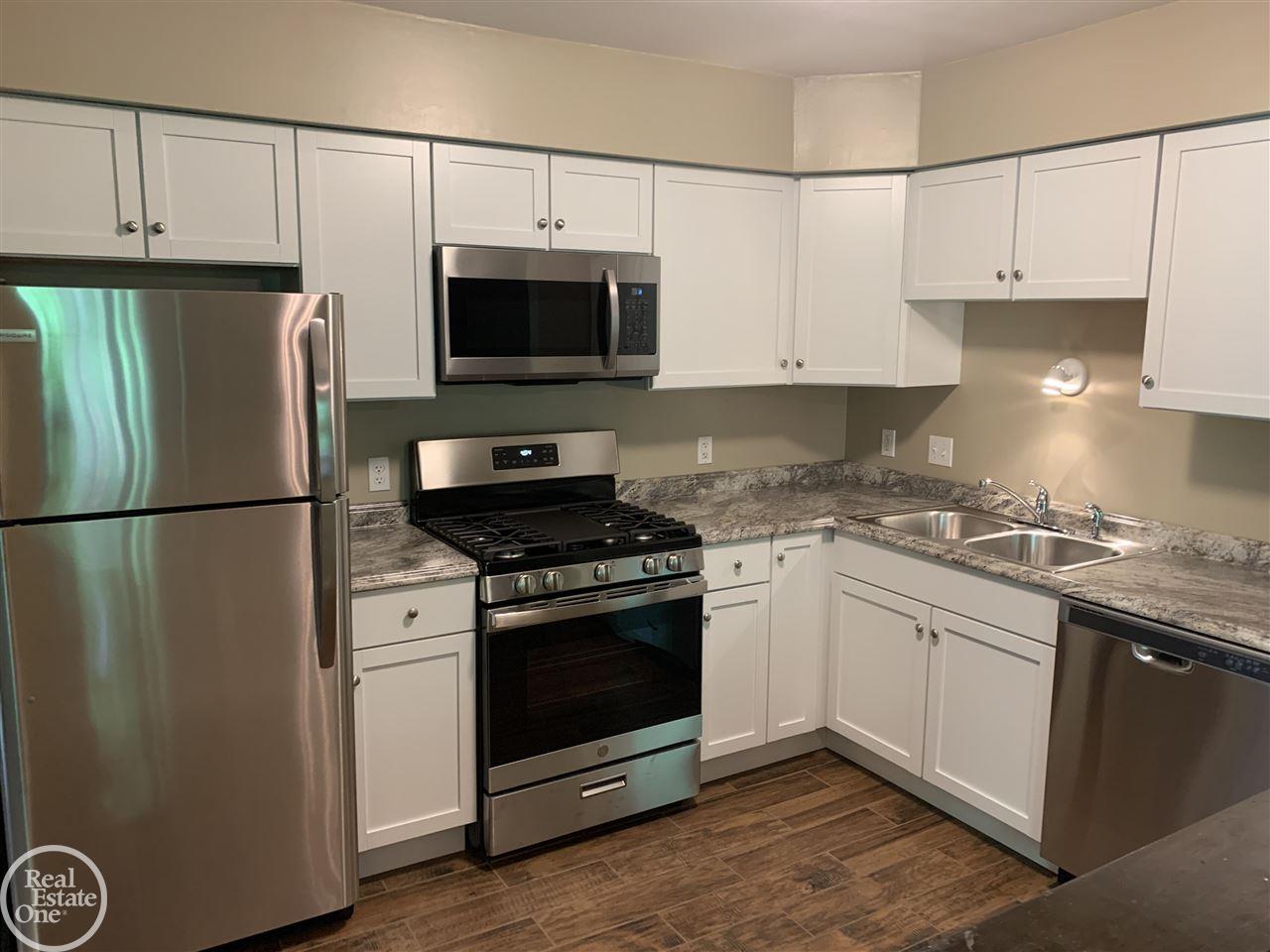 24249 Evergreen Road Southfield, MI 48075 - Photo 20 of 36