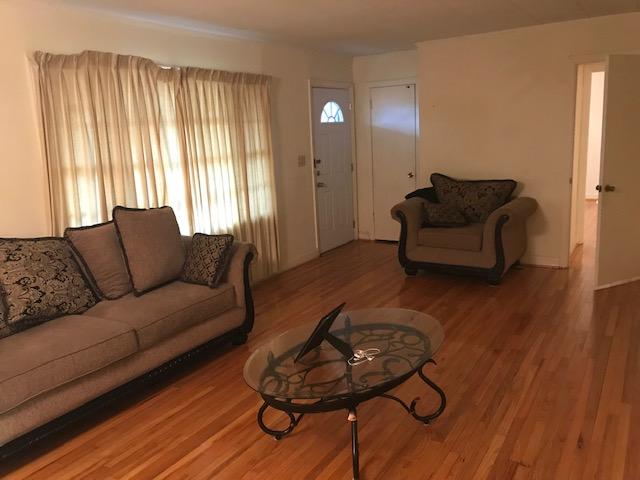 202 Cain Street Hampton, SC 29924 - Photo 4 of 11 Living Room