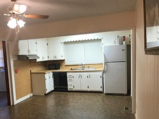 202 Cain Street Hampton, SC 29924 - Photo 5 of 11 Kitchen
