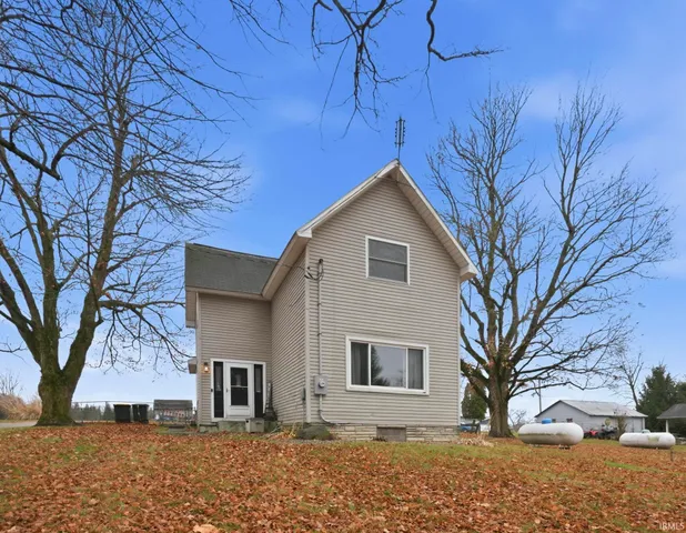 $205,000 | 2945 West 900 North, Columbia City, IN 46725