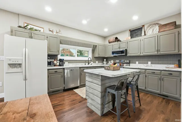 $205,000 | 2945 West 900 North, Columbia City, IN 46725