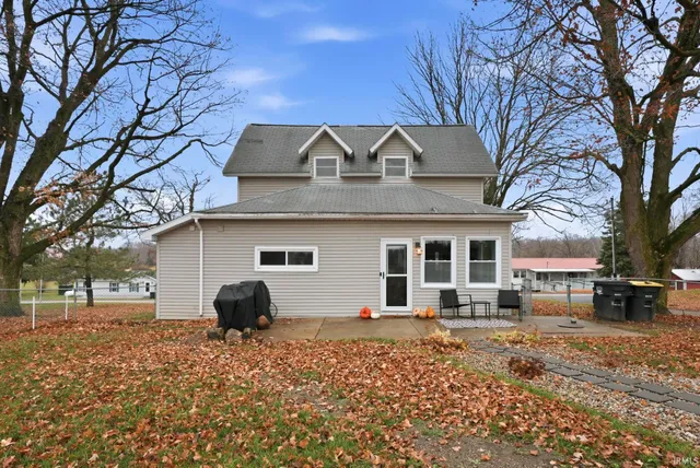 $205,000 | 2945 West 900 North, Columbia City, IN 46725