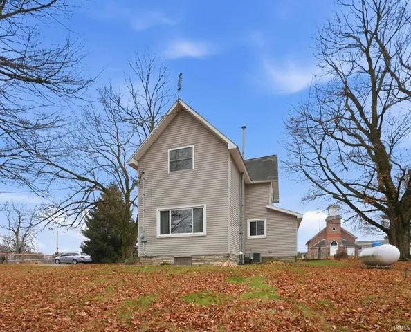 $205,000 | 2945 West 900 North, Columbia City, IN 46725