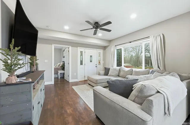 $205,000 | 2945 West 900 North, Columbia City, IN 46725