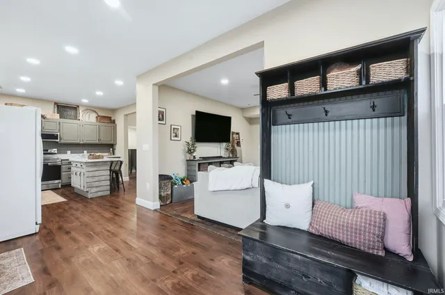 $205,000 | 2945 West 900 North, Columbia City, IN 46725