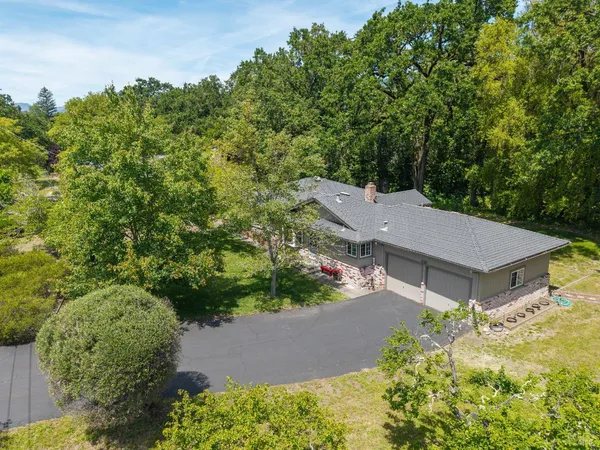 $1,150,000 | 825 Woodside Aka Madrone Road, Glen Ellen, CA 95442