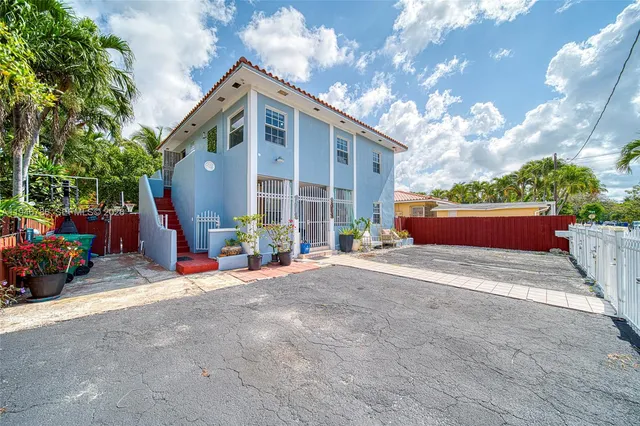 a balcony with an outdoor space