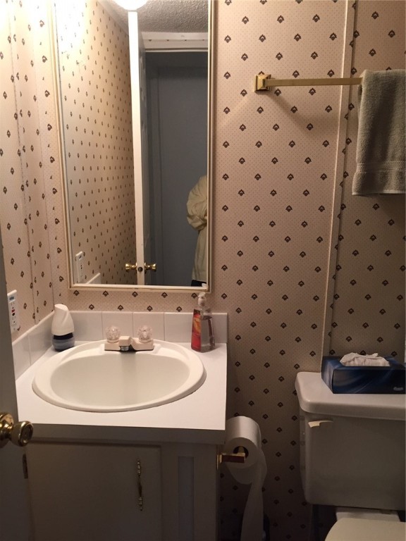 167 Welters Cove Road Westminster, SC 29693 - Photo 15 of 23 Second Bath with Tub Shower Combination!!