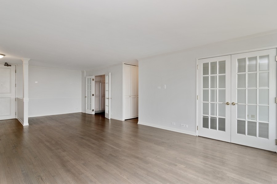 1920 North Clark Street, Unit 12B Chicago, IL 60614 - Photo 3 of 15