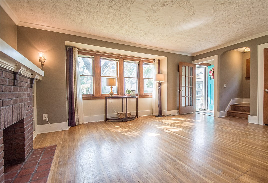 26 Vayo Street Irondequoit, NY 14609 - Photo 4 of 27