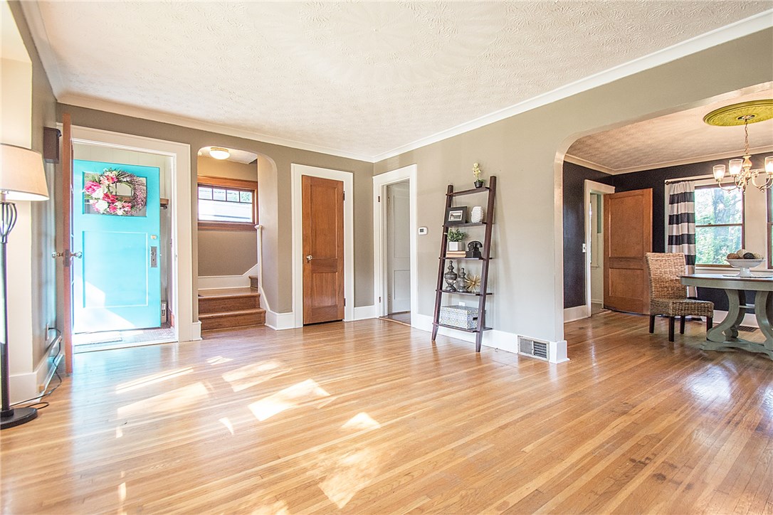 26 Vayo Street Irondequoit, NY 14609 - Photo 6 of 27