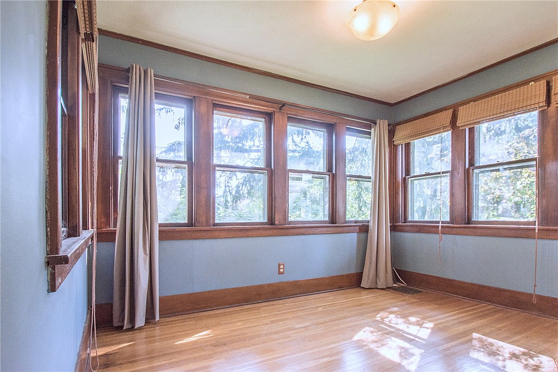 26 Vayo Street Irondequoit, NY 14609 - Photo 7 of 27