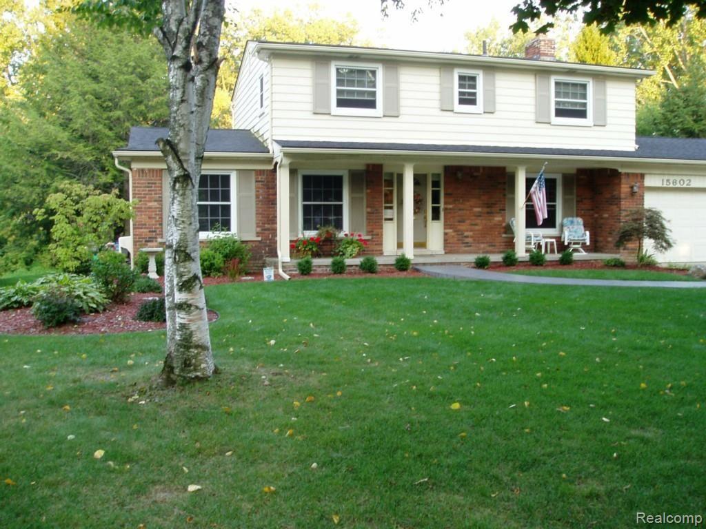 15602 Riverside Street Livonia, MI 48154 - Photo 2 of 24