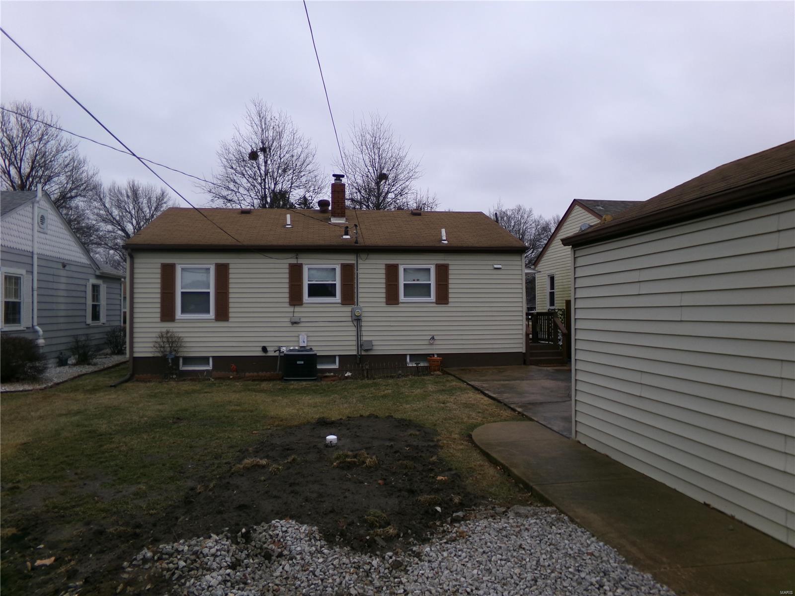 4025 Maryville Road Granite City, IL 62040 - Photo 3 of 26 Gallery Image 3