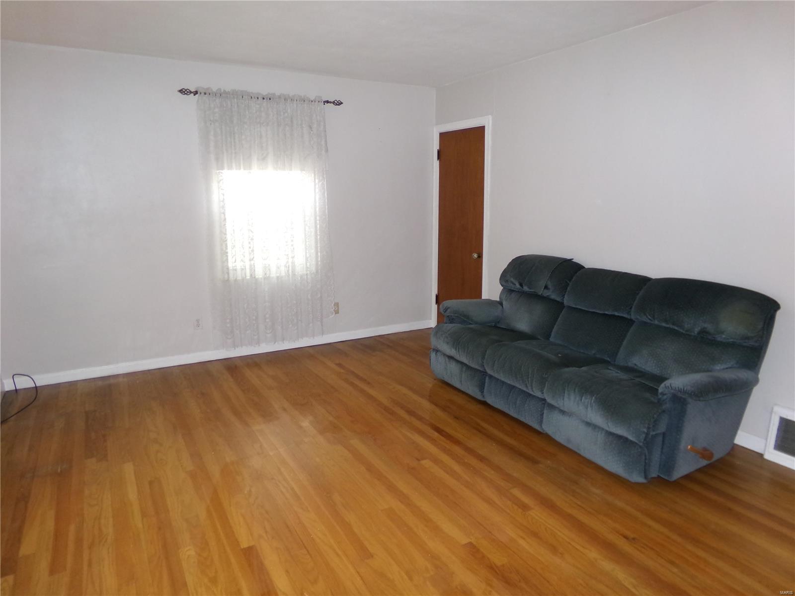 4025 Maryville Road Granite City, IL 62040 - Photo 9 of 26 Gallery Image 9