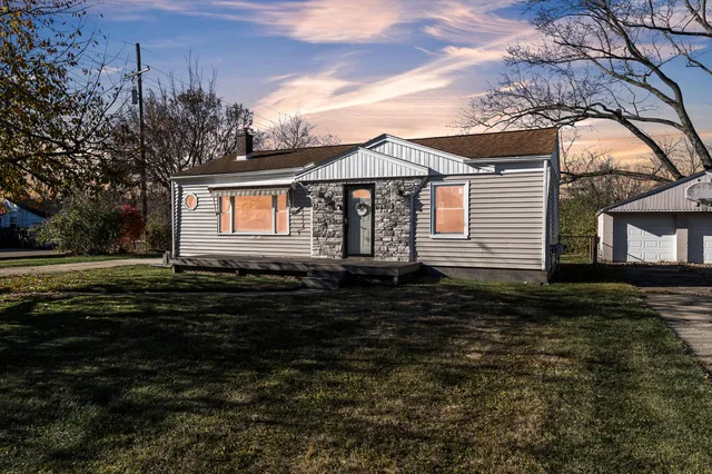 $199,900 | 19135 Weyher Street, Livonia, MI 48152