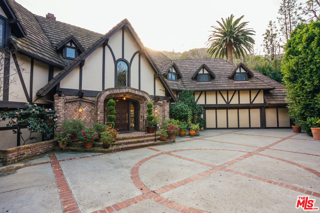 1509 Stone Canyon Road Los Angeles, CA 90077 - Photo 5 of 13