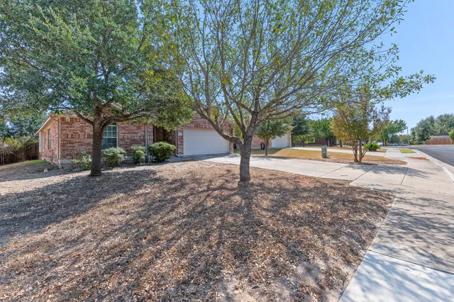 $1,825 | 208 Pecanwood South, Kyle, TX 78640