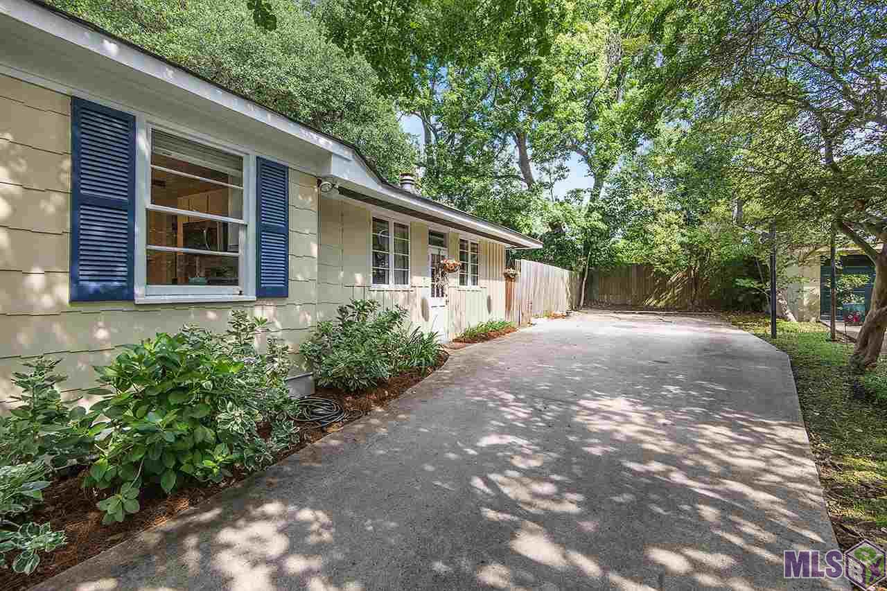 1705 March Street Baton Rouge, LA 70808 - Photo 21 of 22 Beautiful landscaping