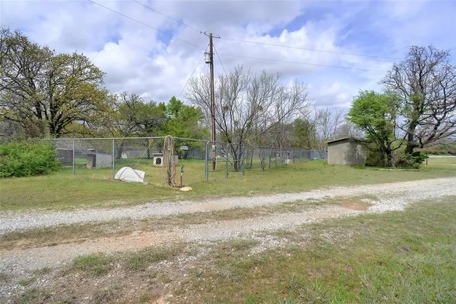 $640,000 | 194 Private Road 4663, Boyd, TX 76023
