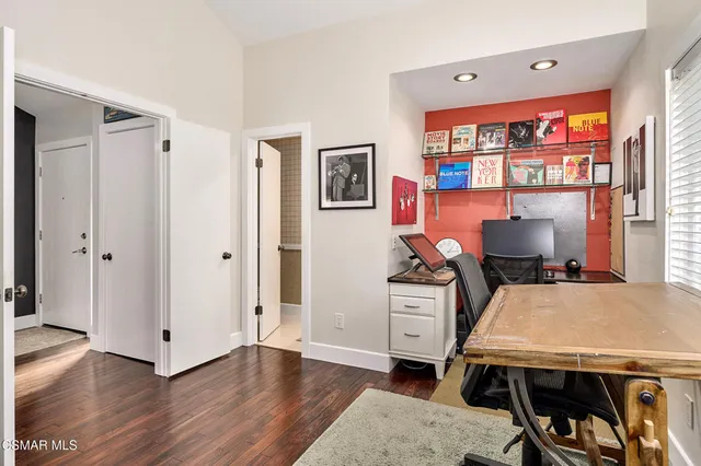 a view of entryway with washer and dryer