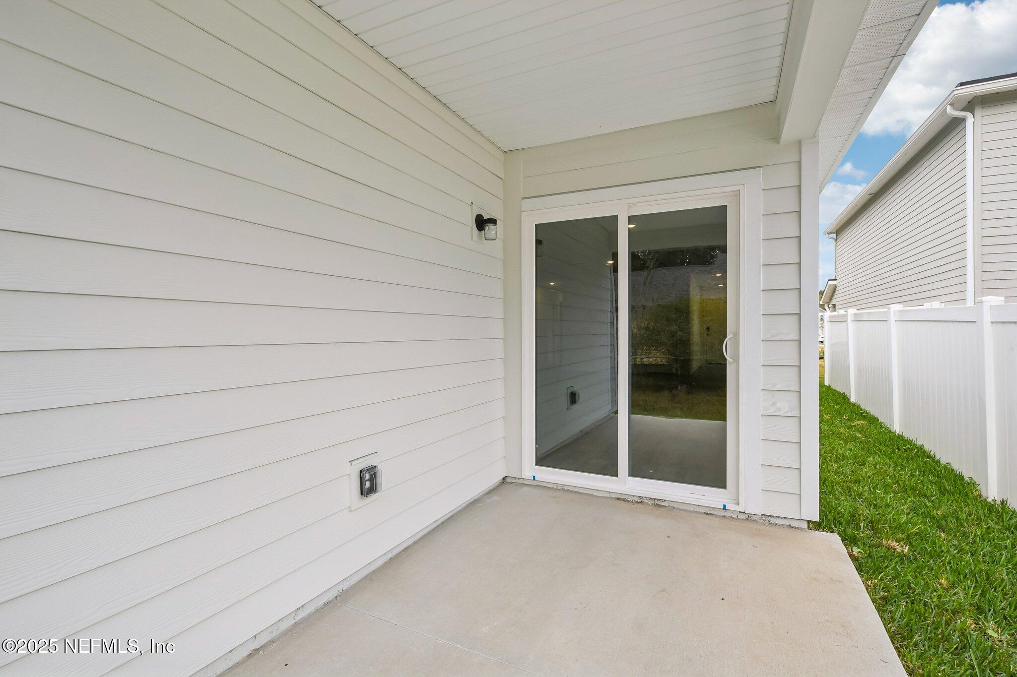 3407 Mildred Way Jacksonville, FL 32254 - Photo 7 of 38 a view of an empty room and window