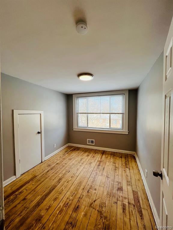 8292 Rivard Avenue Warren, MI 48089 - Photo 18 of 34