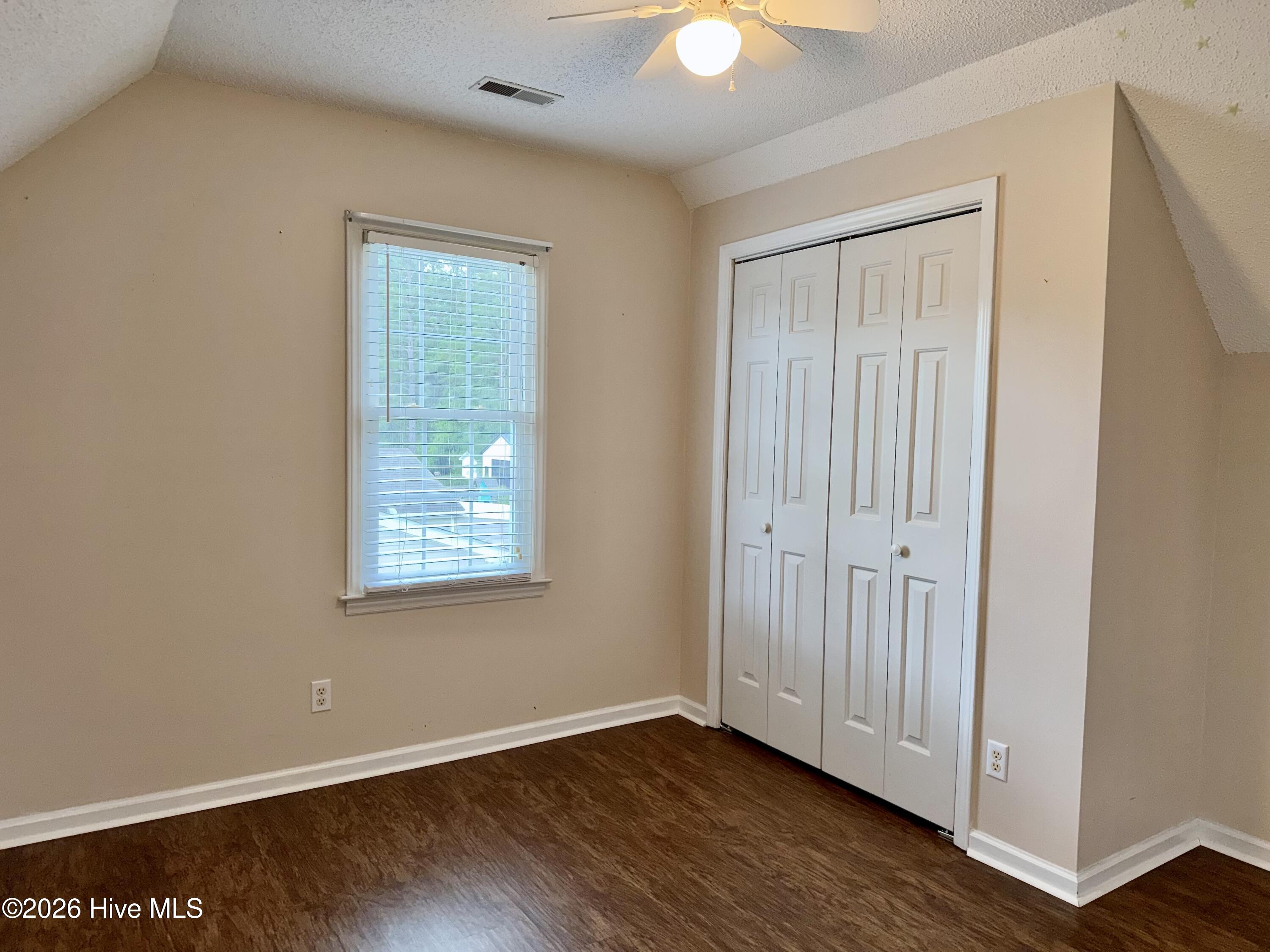 126 Edgewater Road Washington, NC 27889 - Photo 11 of 25 upstairs bedroom 2